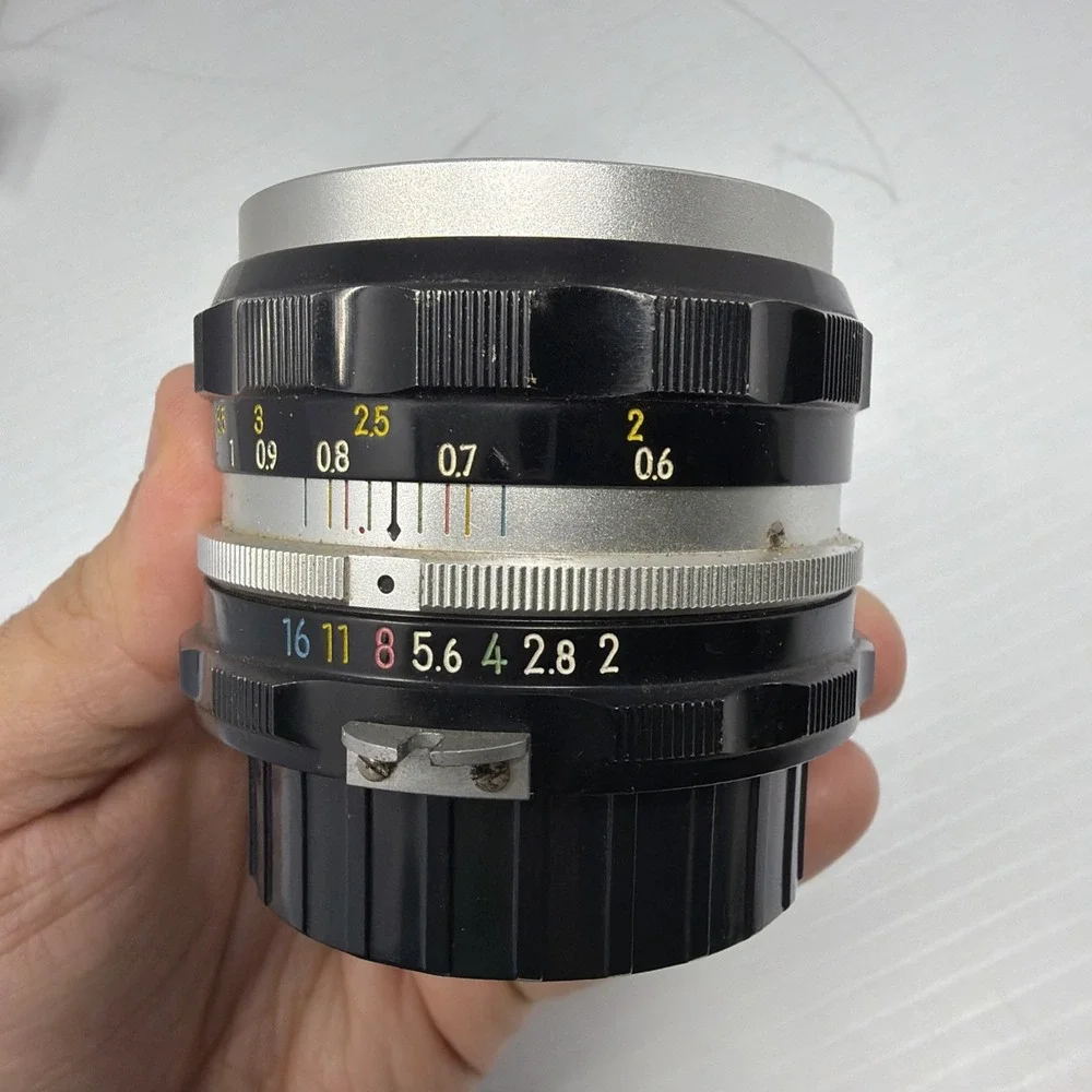 Nippon Kogaku (Nikon) • Nikkor-H • 50mm • f2.0 / 1:2 Camera Lens